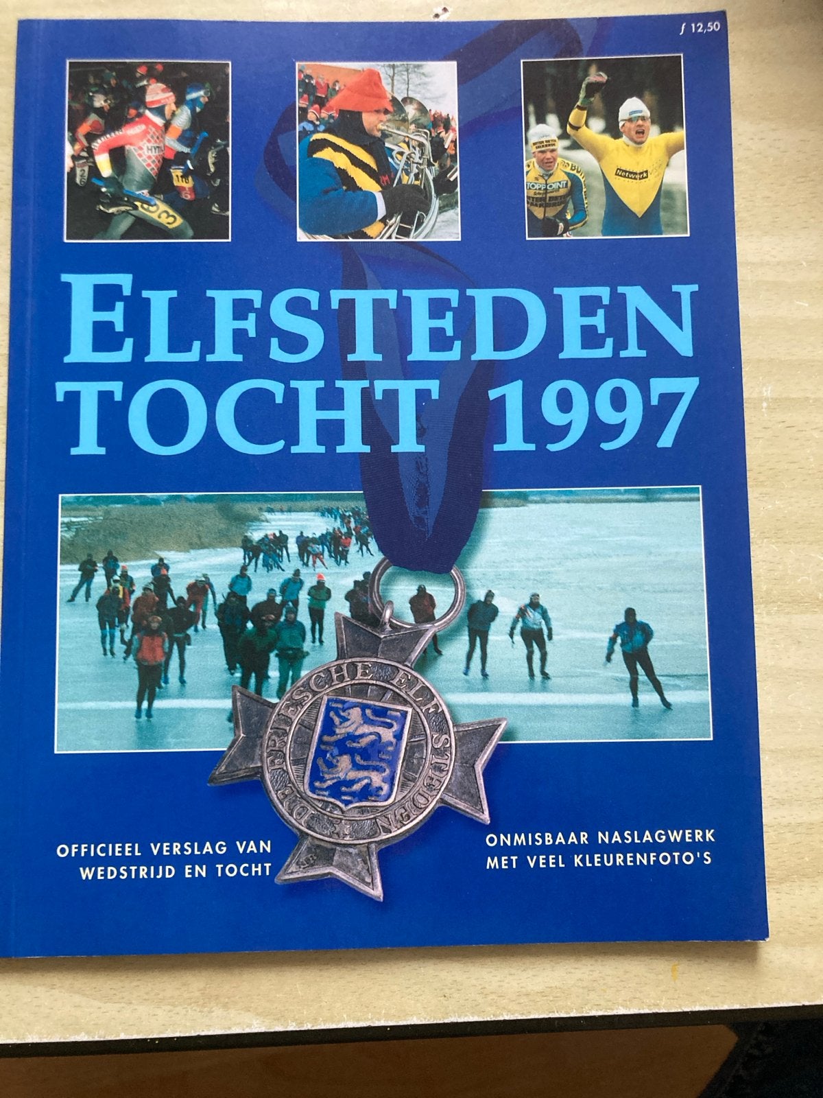 Elfstedentocht 1997 Boek - Officieel Verslag, Boeken, Ophalen of Verzenden, Zo goed als nieuw, Overige sporten