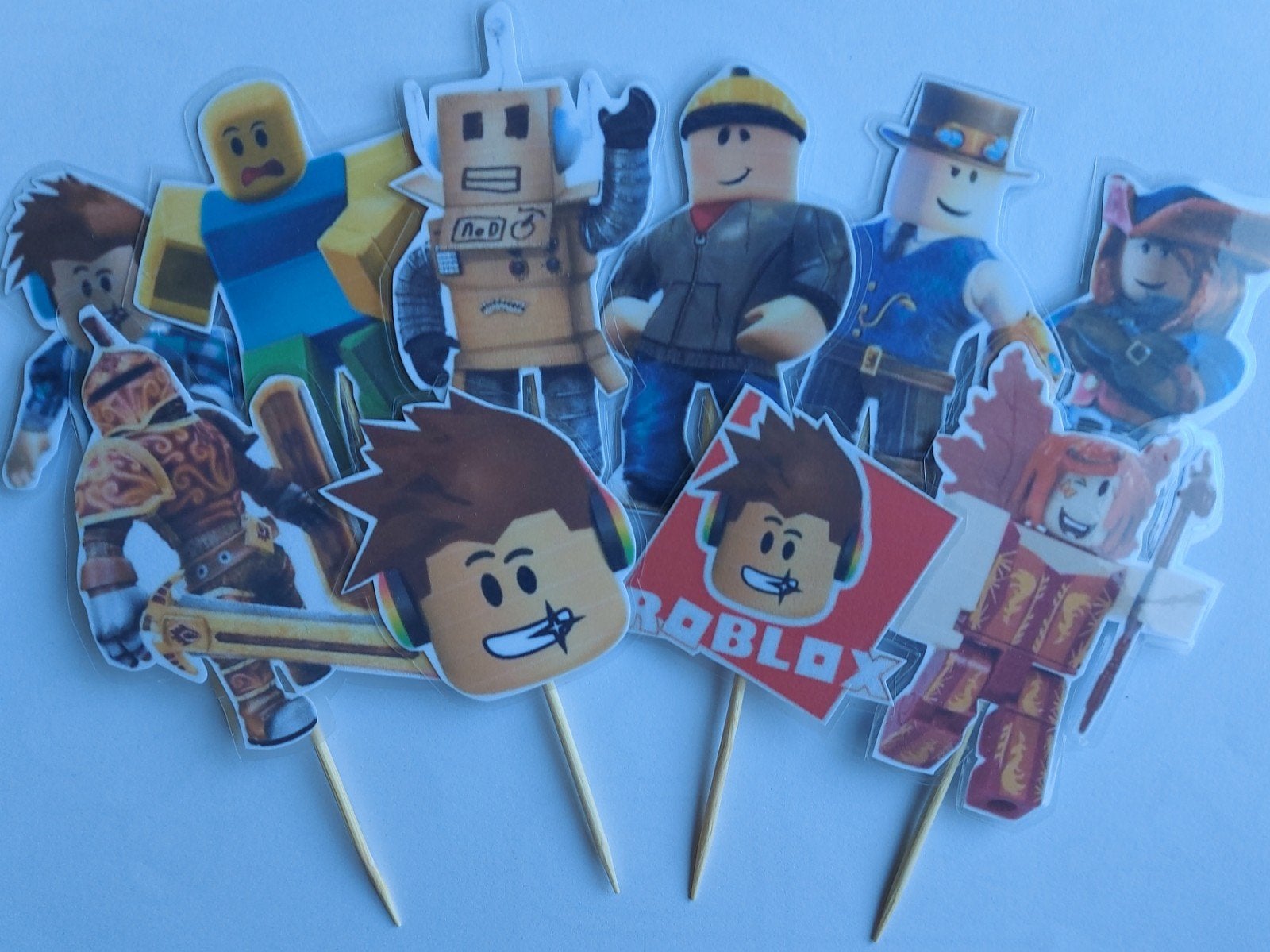 Set van 10 Roblox cupcake traktatie prikkers, Ophalen of Verzenden, Nieuw, Versiering, Verjaardag