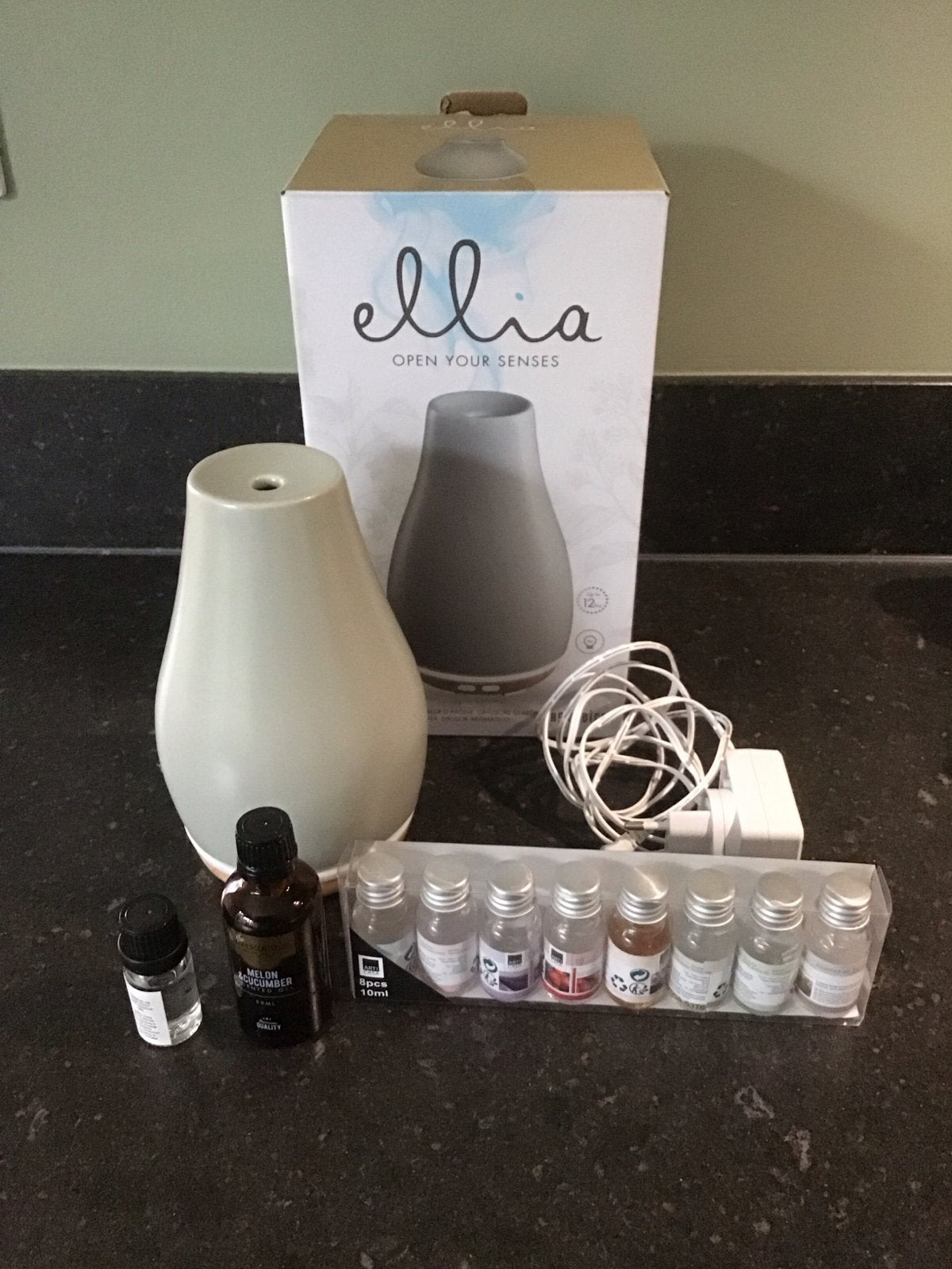 Ellia Aroma Diffuser met etherische oliën, Huis en Inrichting, Kunststof, Ophalen of Verzenden, Zo goed als nieuw, Modern