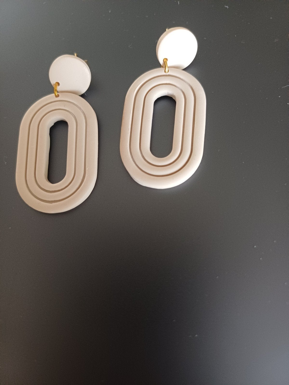 Handgemaakte beige oorbellen, Sieraden, Tassen en Uiterlijk, Overige materialen, Hangers, Verzenden, Beige