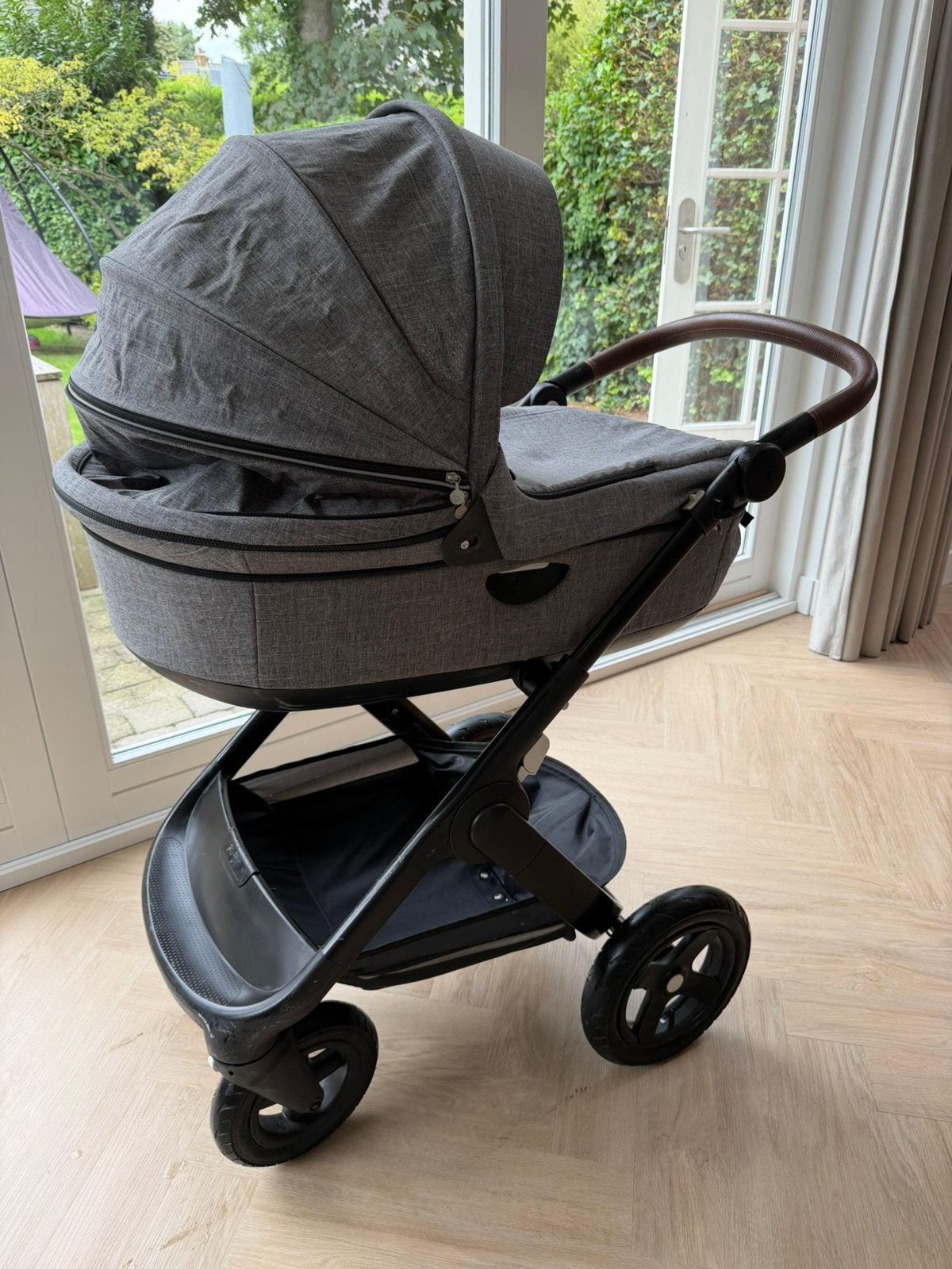 Stokke Trailz kinderwagen + reiswieg + Maxi-Cosi adapters, Gebruikt, Verstelbare duwstang, Ophalen, Kinderwagen