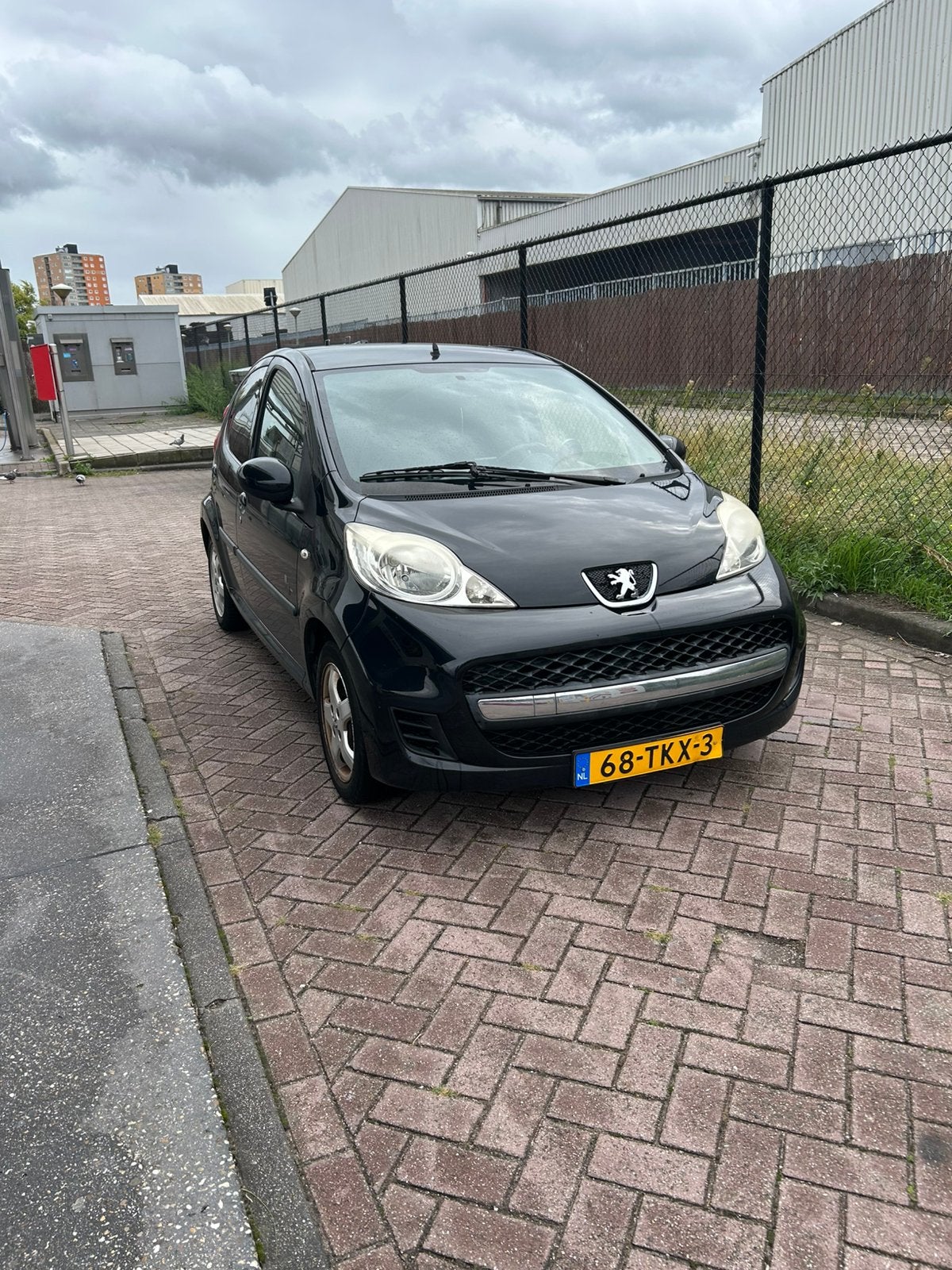 Peugeot 107 1.0 12V 5DR 2012 Zwart AIRCO, Auto's, Peugeot, Voorwielaandrijving, 4 stoelen, Origineel Nederlands, Handgeschakeld