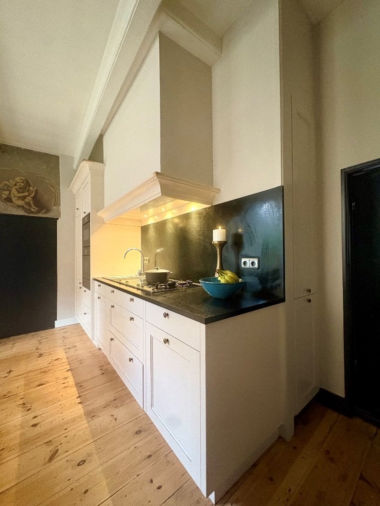 Foto 4 van Massief houten keuken met granieten blad