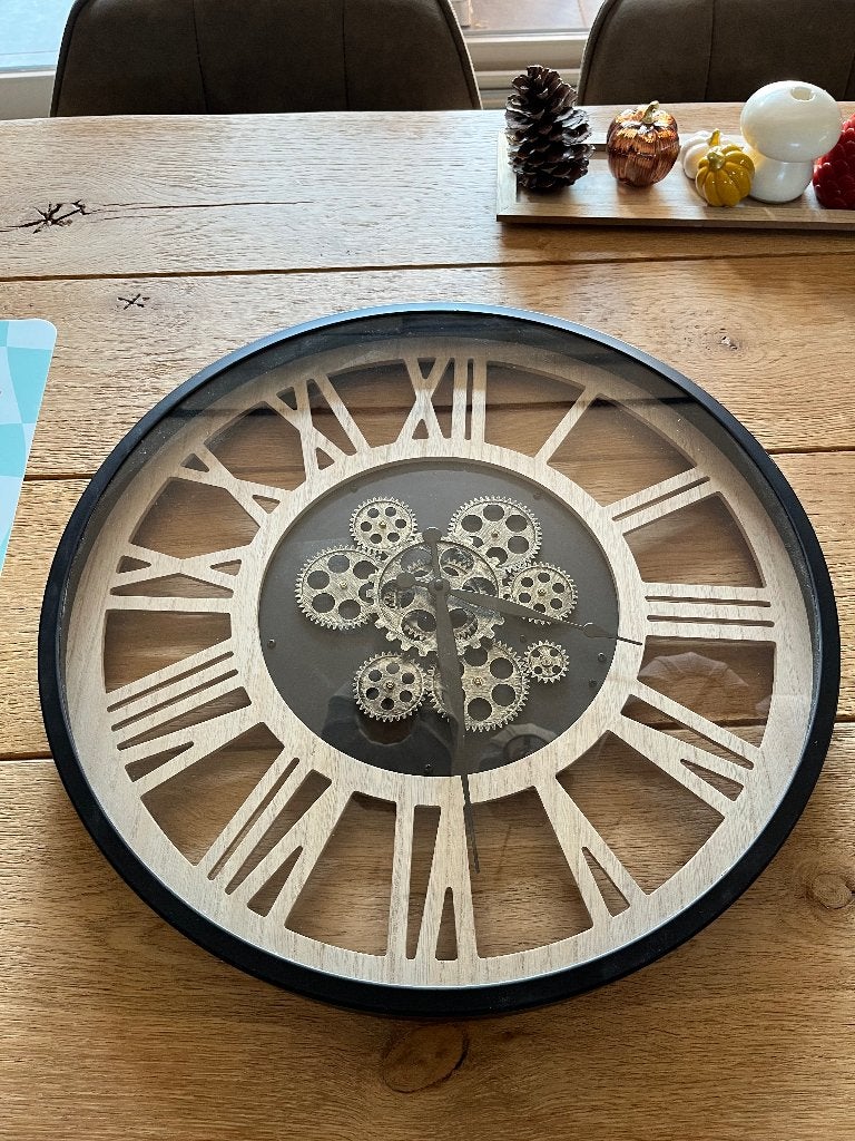 Grotere metalen wandklok met hout, Ophalen, Analoog, Werkt op batterijen, Zo goed als nieuw