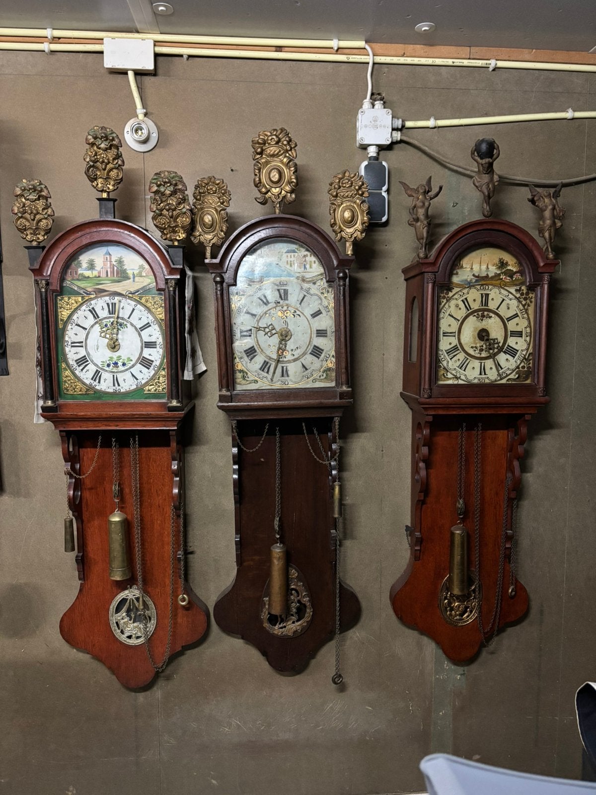 Antieke klokken, Ophalen