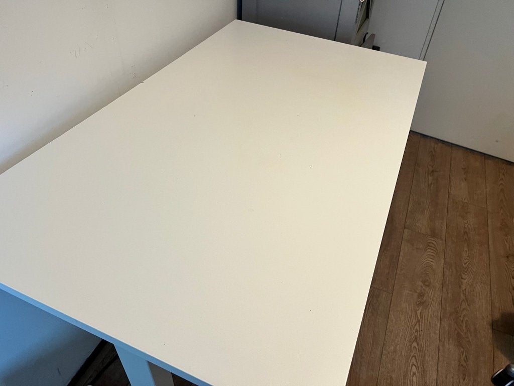 IKEA Skarsta Sit-Stand Desk — Manual Crank, White, Huis en Inrichting, Bureaus, Ophalen, Zit-sta bureau, Gebruikt, 120 cm
