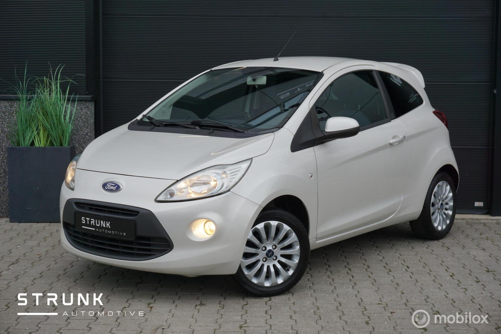Ford Ka 1.2 Titanium X Airco Wit Parelmoer LMV Origineel NL, Auto's, Ford, Voorwielaandrijving, Gebruikt, 1242 cc, 4 cilinders