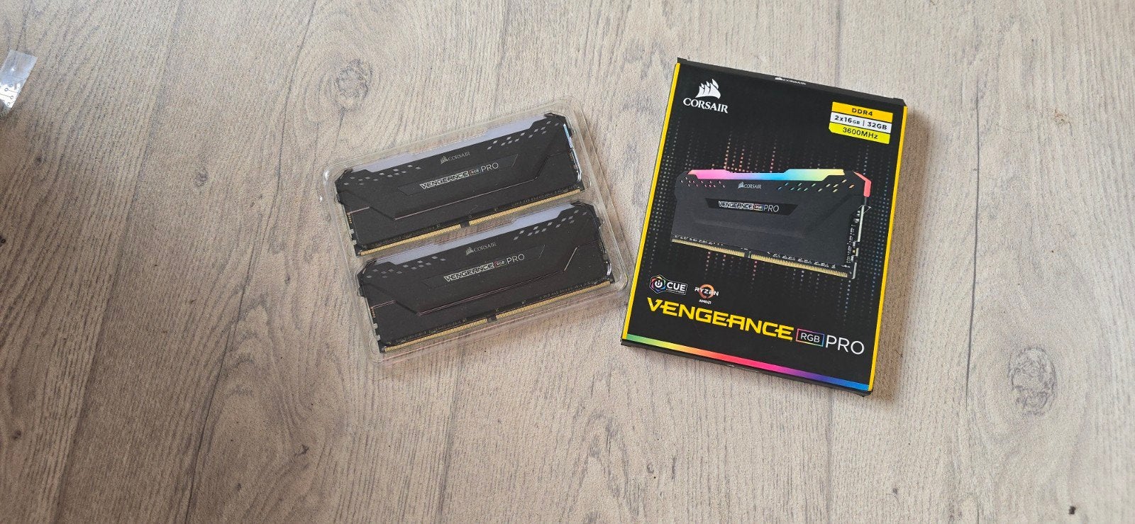 Corsair Vengeance RGB PRO 32GB (2x16GB) DDR4 RAM, Gebruikt, 32 GB, DDR4, Ophalen of Verzenden