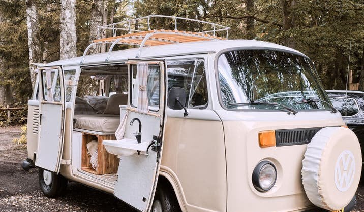Te Koop: mooie oldtimer camperbus T2, Buscamper of Camperbus, Volkswagen, Tot en met 2, 6 tot 7 meter