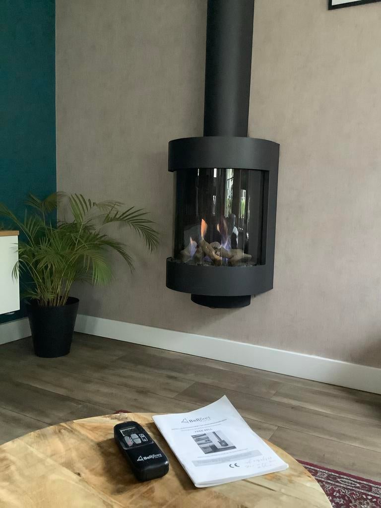 Bellfires gaskachel met afstandsbediening en afvoerbuizen, Ophalen, Zo goed als nieuw, Hangende haard, Gashaard