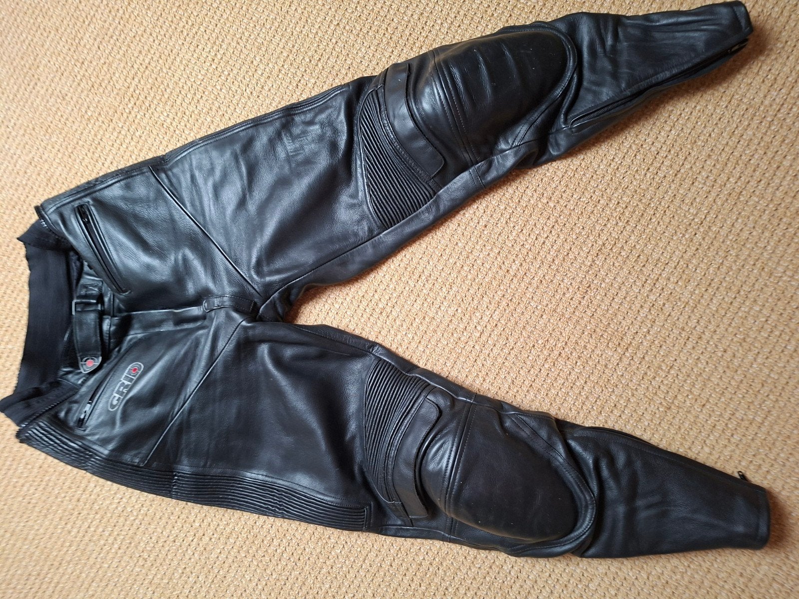 GRID Leren Motorbroek Maat 40, Motoren, Kleding | Motorkleding, Ophalen of Verzenden, Tweedehands, Broek | leer