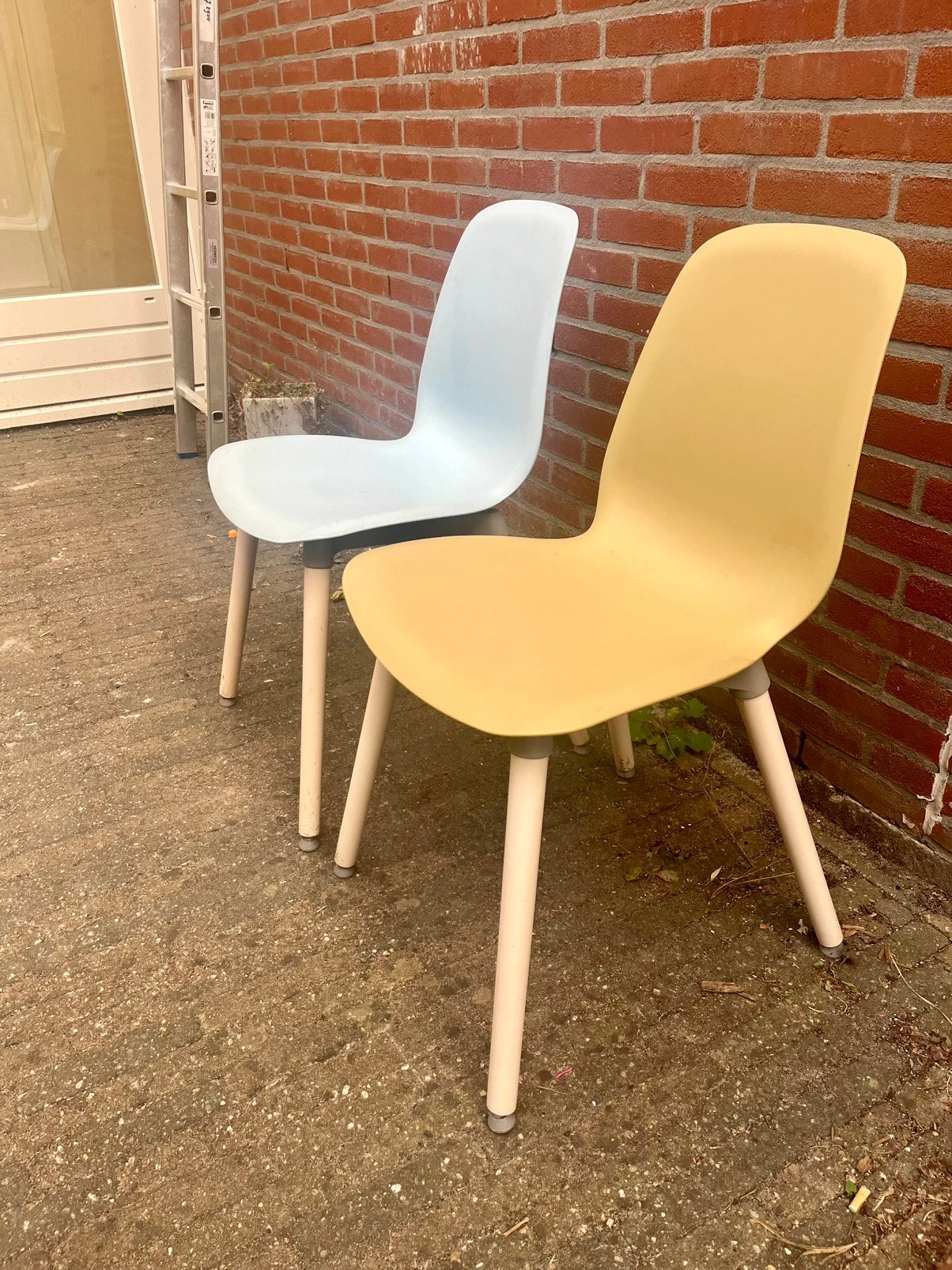 Gratis stoelen, Huis en Inrichting, Stoelen, Ophalen, Kunststof, Twee, Overige kleuren