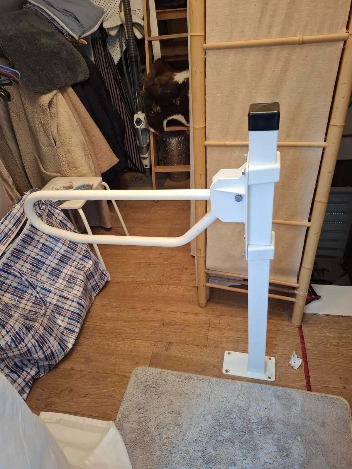 Steun voor het toilet., Huis en Inrichting, Badkamer | Badkamermeubels, Ophalen of Verzenden, Minder dan 50 cm, Overige typen