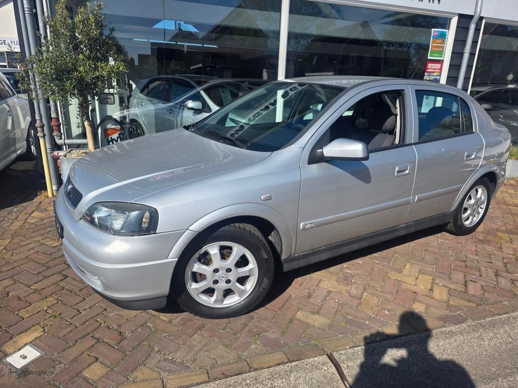 Opel Astra 1.6 Njoy,heerlijke nostalgische auto, Auto's, Voorwielaandrijving, Gebruikt, 4 cilinders, 1095 kg
