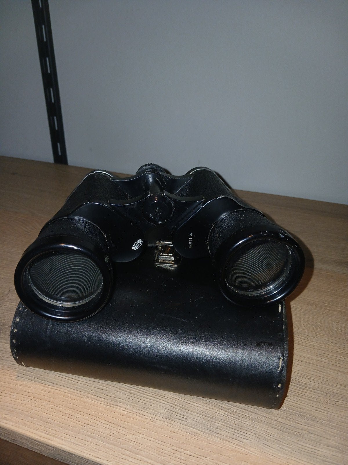 Tocalux Prisma 10x50 verrekijker met leren tas, Gebruikt, 8 tot 12x, Met hoes of tas, Porro (met knik)