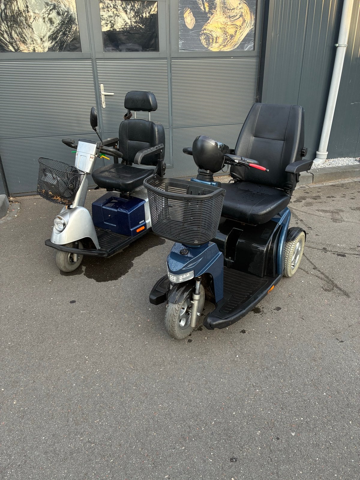 Twee  scootmobiels van sterling, Diversen, Ophalen, 46 km of meer, Sterling, 16 km/u of meer