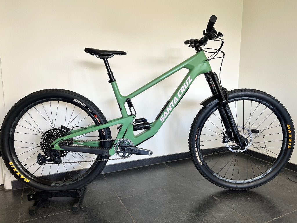 Santa Cruz 5010 met upgrades, 57 cm of meer, Zo goed als nieuw, Schijfrem, Ophalen