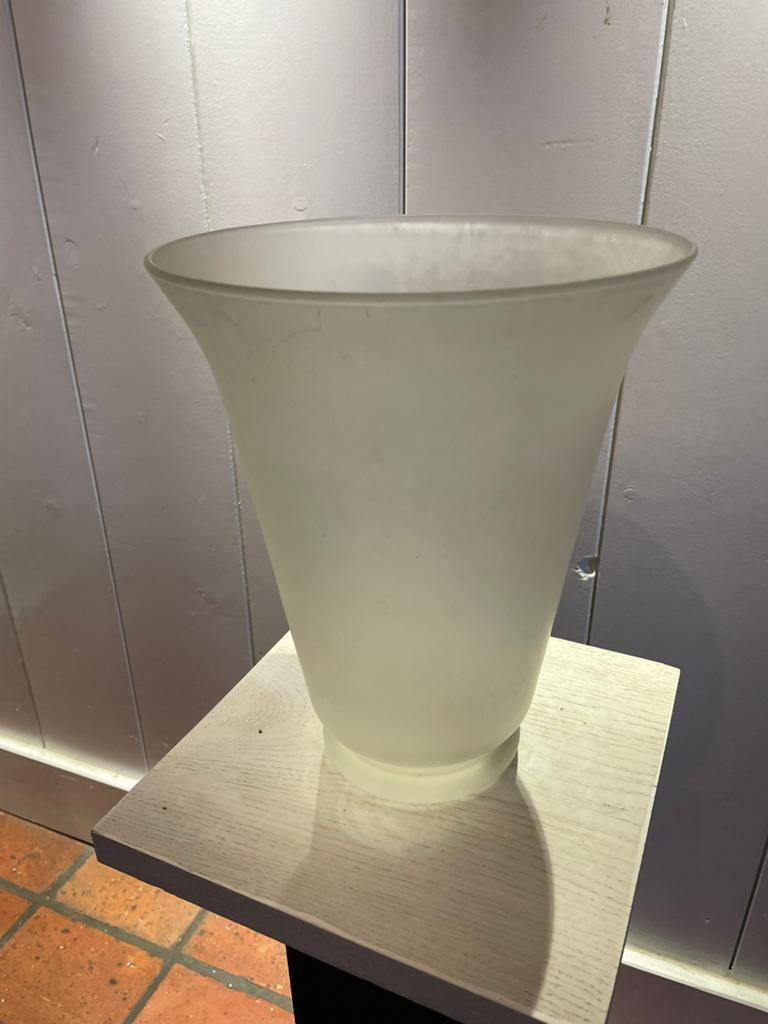 Vintage melkglas vaas - 26 cm hoog, 21 cm diameter, Ophalen, Gebruikt, Overige kleuren, Glas