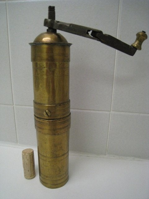 Antieke handgemaakte Turkse koffiemolen, kruidenmoln zout, Antiek en Kunst, Ophalen
