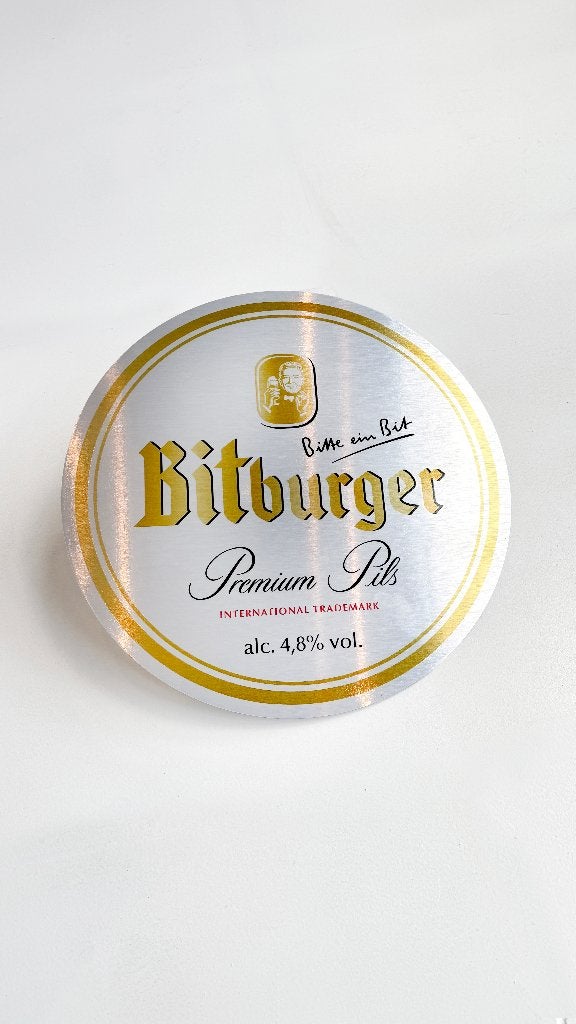Reclamebord Bitburger pils bier logo, aluminium, 40x40cm, Ophalen of Verzenden, Nieuw, Reclamebord, Plaat of Schild, Overige merken