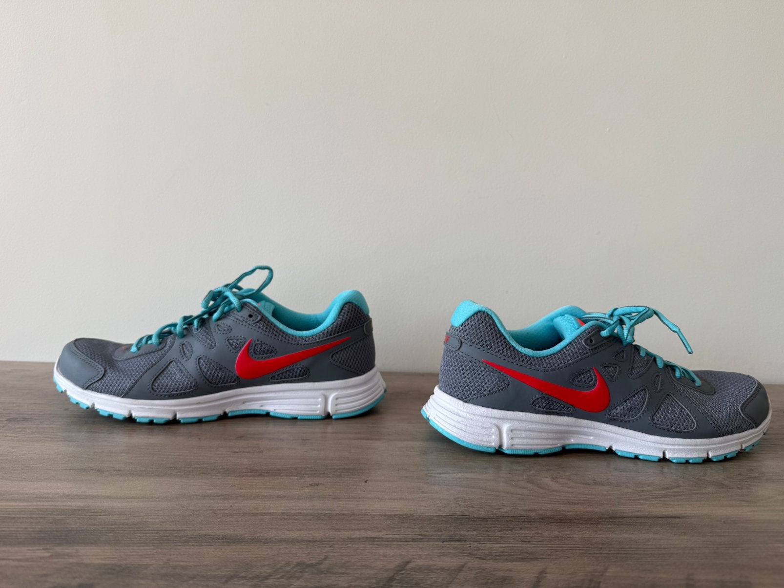 Nike Hardloopschoenen Dames Maat 41 Grijs Turquoise Roze, Overige kleuren, Ophalen of Verzenden, Sneakers of Gympen, Zo goed als nieuw