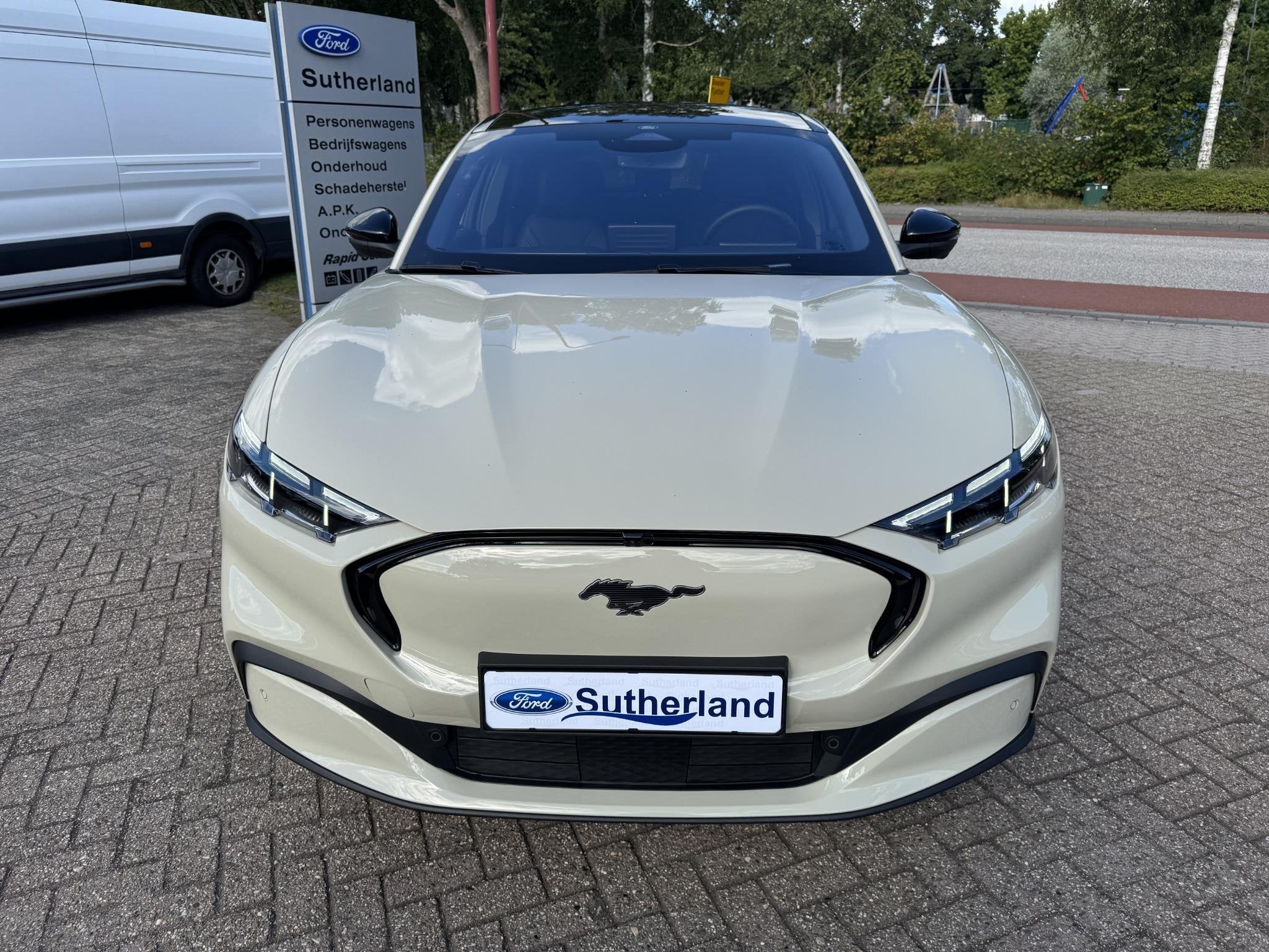 Ford Mustang Mach-E Extended Premium RWD 88 kWh 276pk | Pano, Auto's, Automaat, Dealer onderhouden, Achterwielaandrijving, Gebruikt
