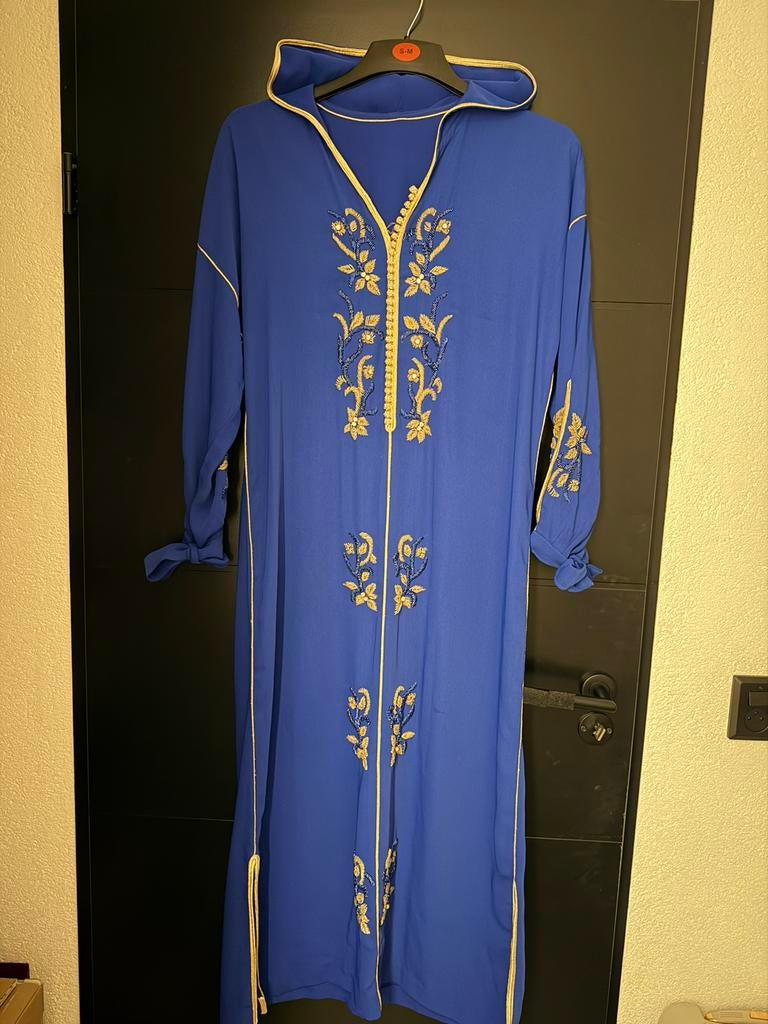 Prachtige koningsblauwe kaftan/jalaba met gouden borduursels, Ophalen, Overige typen, Blauw, Zo goed als nieuw