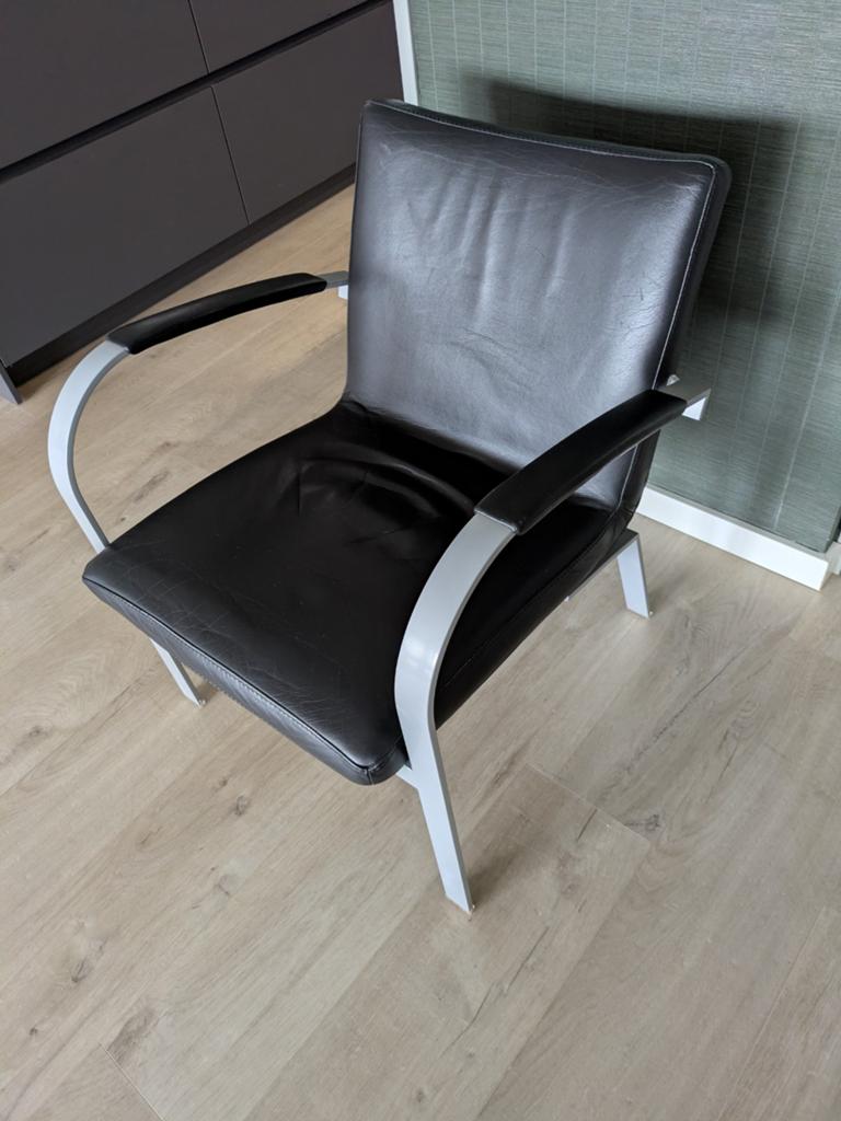 Leolux Sentia,  zwart leer., Huis en Inrichting, Fauteuils, Ophalen, Gebruikt, 50 tot 75 cm, Leer