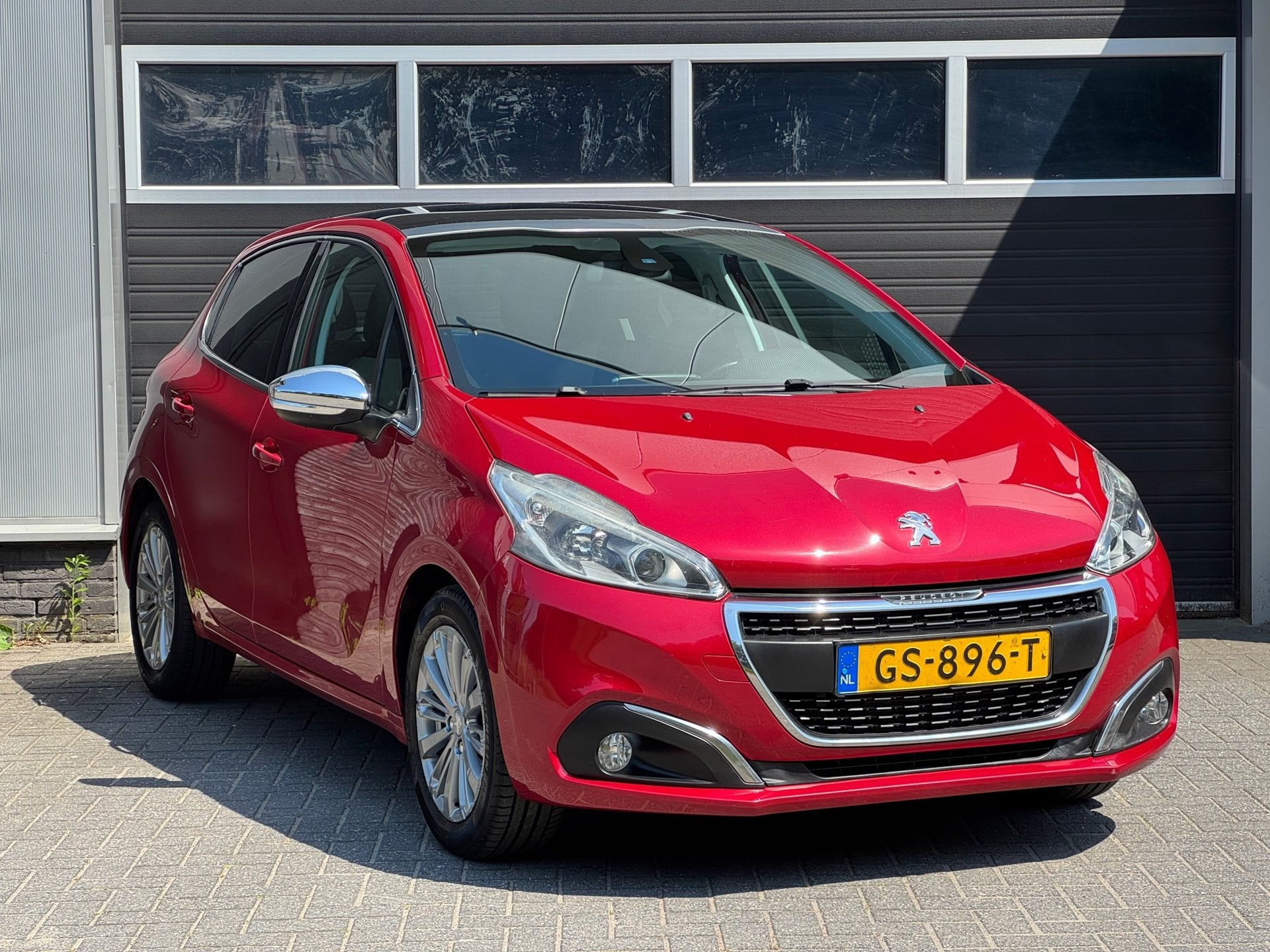 Peugeot 208 1.2 PureTech Allure Automaat, Pano, Navi, Cruise, Auto's, Gebruikt, Euro 6, 1199 cc, 49 €/maand