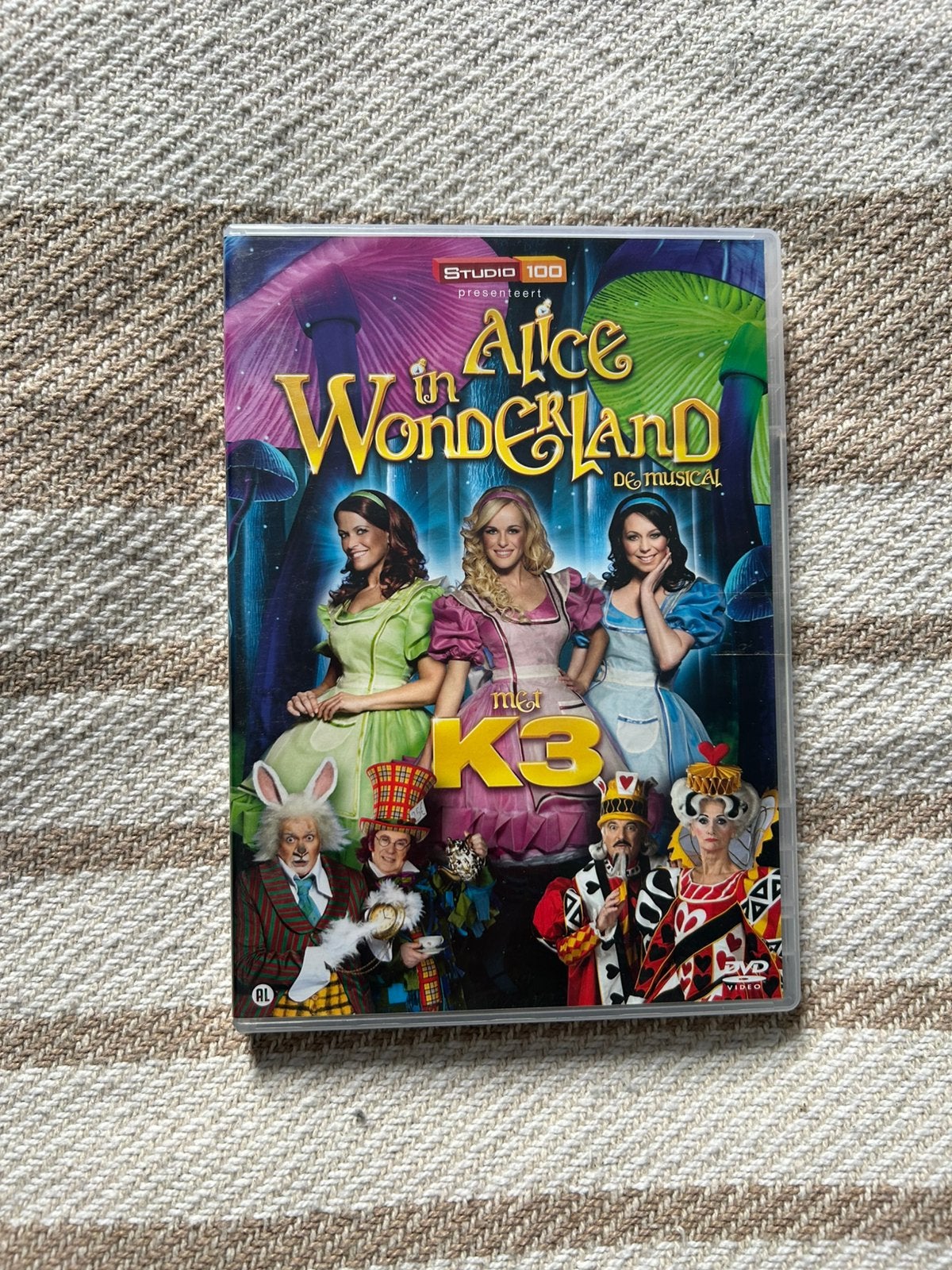 Studio 100 Musical Alice in Wonderland met K3 DVD *Nieuw*, Cd's en Dvd's, Ophalen of Verzenden, Nieuw in verpakking