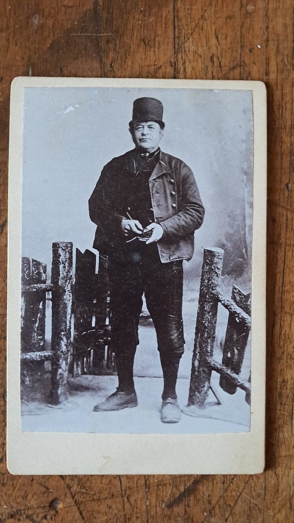 kabinetfoto zeeland Middelburg klederdracht 1892, Ophalen of Verzenden, Voor 1940, Gebruikt, Klederdracht