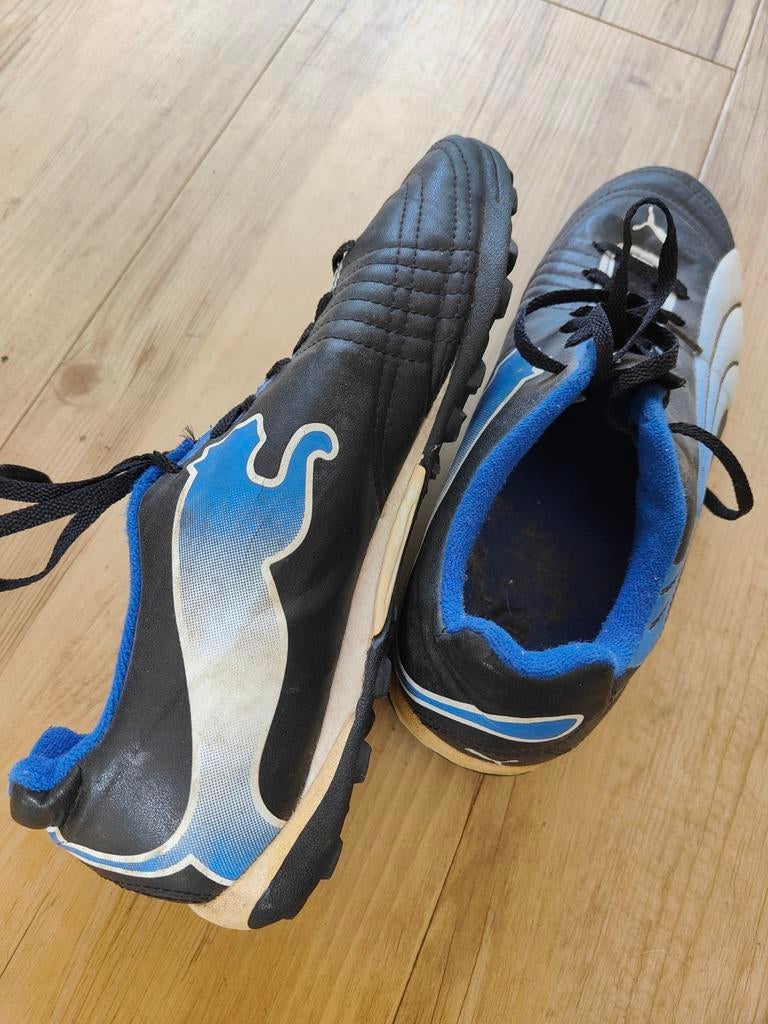 Puma voetbalschoenen maat 40 zaalvoetbal schoenen, Maat XS of kleiner, Ophalen of Verzenden