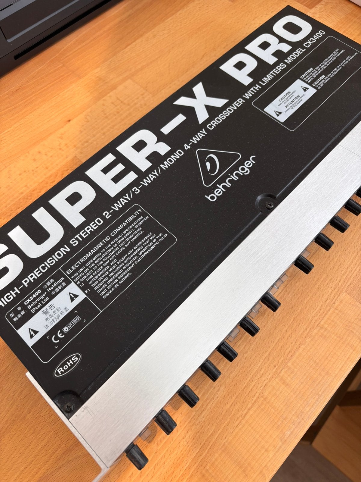 Behringer CX3400 super-X pro cross-over, Audio, Tv en Foto, Professionele Audio-, Tv- en Video-apparatuur, Ophalen of Verzenden
