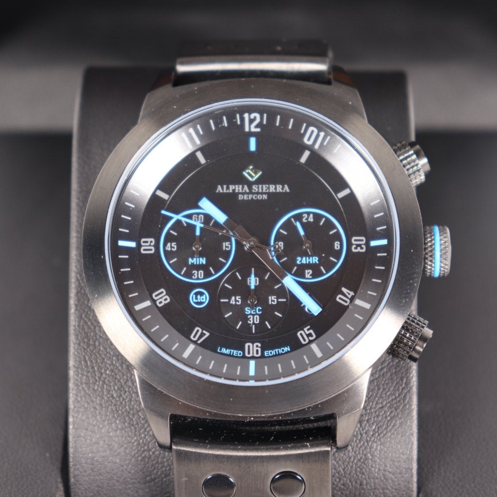 Alpha Sierra Defcon horloge  -  A Grade, Sieraden, Tassen en Uiterlijk, Horloges | Heren, Alpha Sierra, Gebruikt, https://alphasierrawatches.com/pages/contact