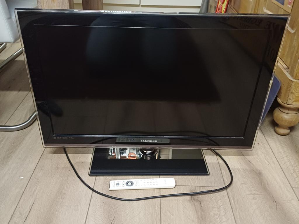 Goed werkende samsung 32 inch tv inclusief afstandsbediening, Audio, Tv en Foto, Televisies, Ophalen of Verzenden, Zo goed als nieuw
