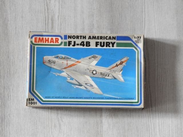 North American FJ-4B Fury  Emhar Tasman Decals, 1:72 tot 1:144, Zo goed als nieuw, Vliegtuig, Ophalen