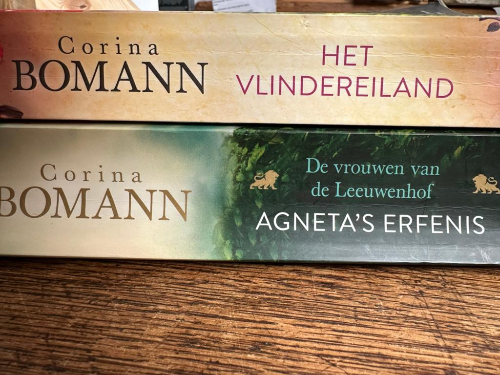 Corina Bomann: 2 titels, Ophalen of Verzenden, Zo goed als nieuw