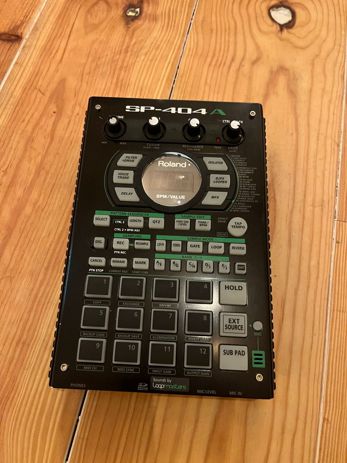 Roland SP-404A Lineaire Wave Sampler, Muziek en Instrumenten, Samplers, Ophalen, Zo goed als nieuw