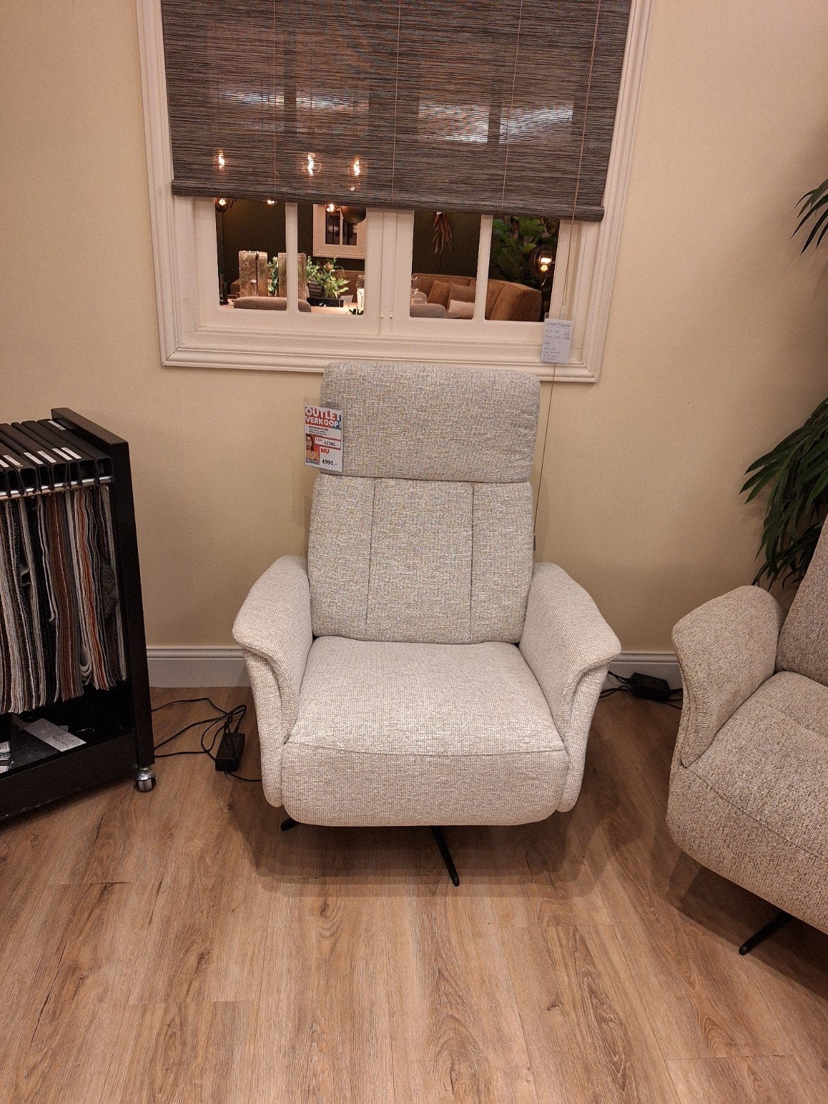 Relaxfauteuil elektrisch verstelbaar., Ophalen, 100 tot 125 cm, Nieuw, Landelijk