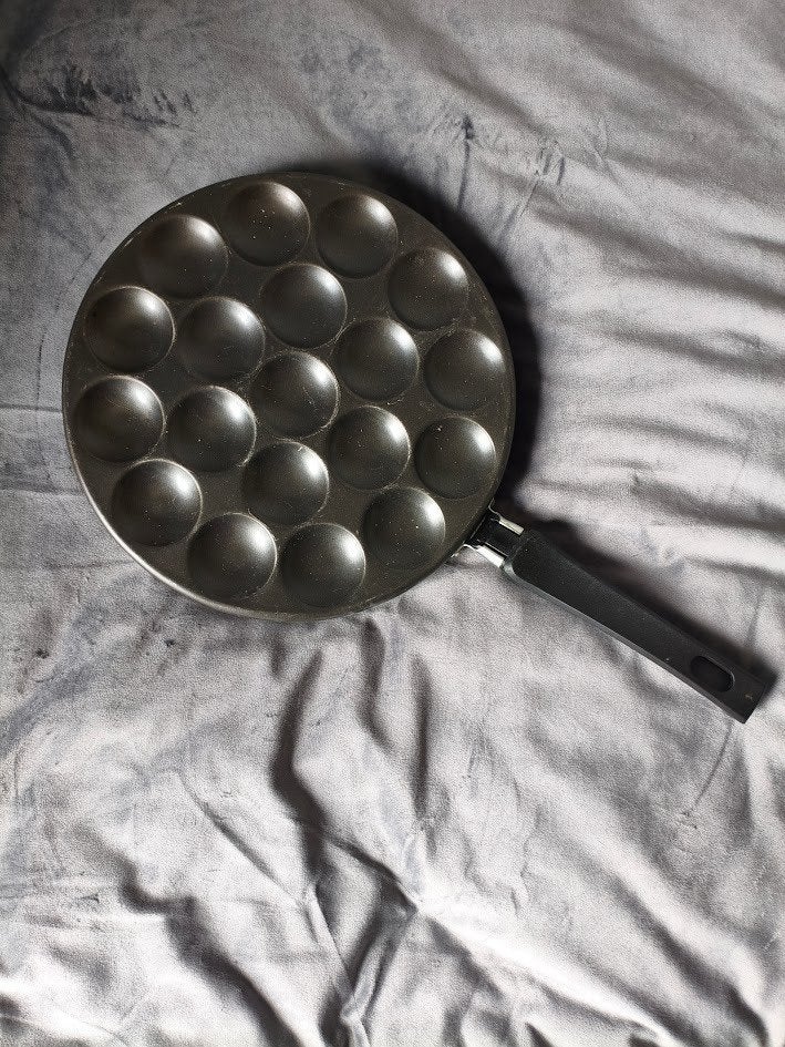 Patisse poffertjespan van giet aluminium, Huis en Inrichting, Keuken | Potten en Pannen, Ophalen of Verzenden, Gebruikt, Gietijzer