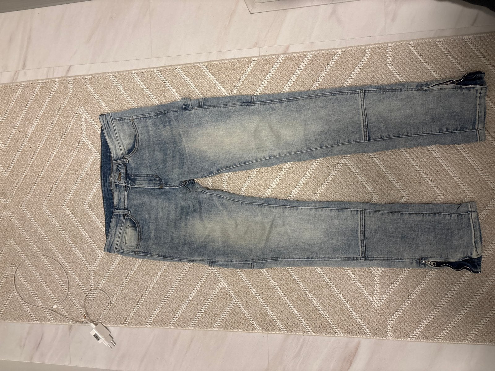Mooie blauwe jeans met ritsen aan de onderkant, Kleding | Heren, Ophalen, Zo goed als nieuw, Blauw, Overige jeansmaten