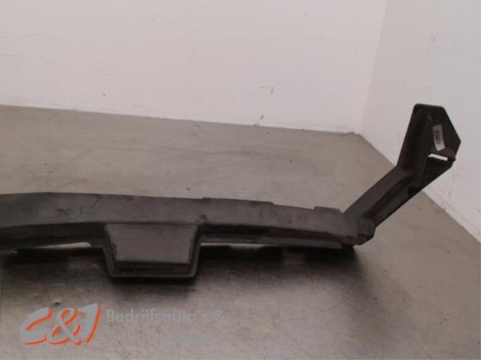 Grille van een Opel Vivaro, Gebruikt, -, -, Opel