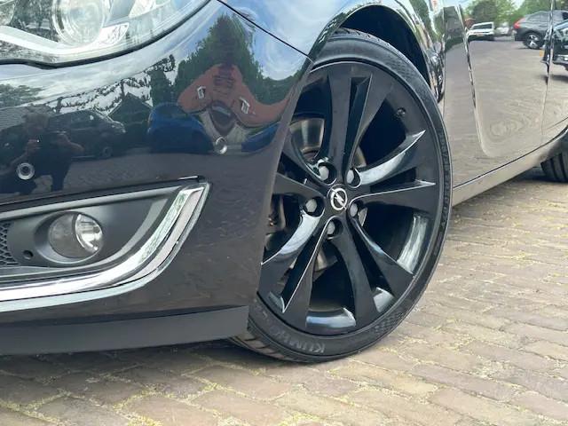 Opel Insignia 1.6 Turbo 170PK Innovation + 20"/ € 11.900,0, Gebruikt, 4 cilinders, Zwart, Origineel Nederlands