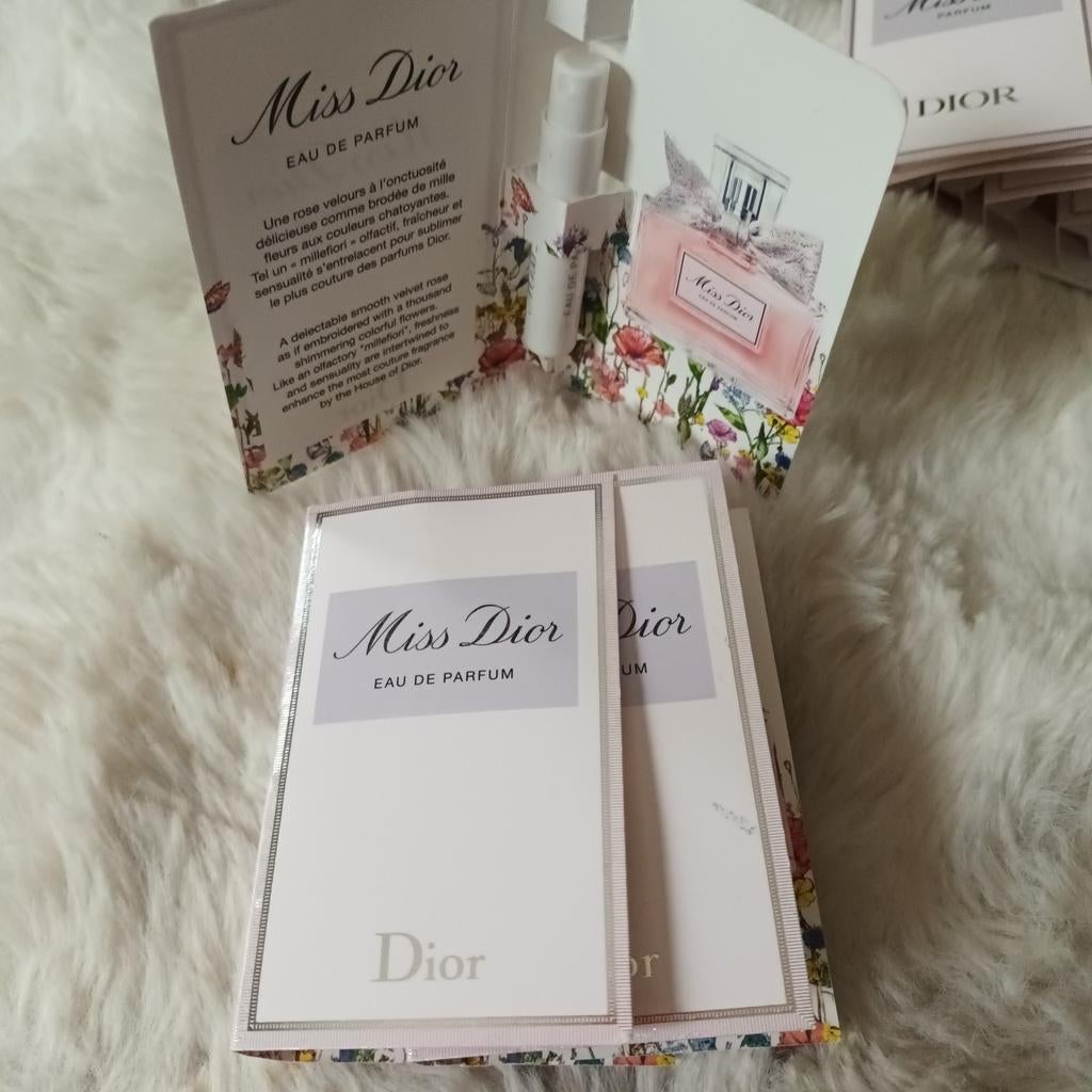 MISS DIOR eau de parfum..3 stuks..nieuw, Sieraden, Tassen en Uiterlijk, Uiterlijk | Parfum, Ophalen of Verzenden, Nieuw