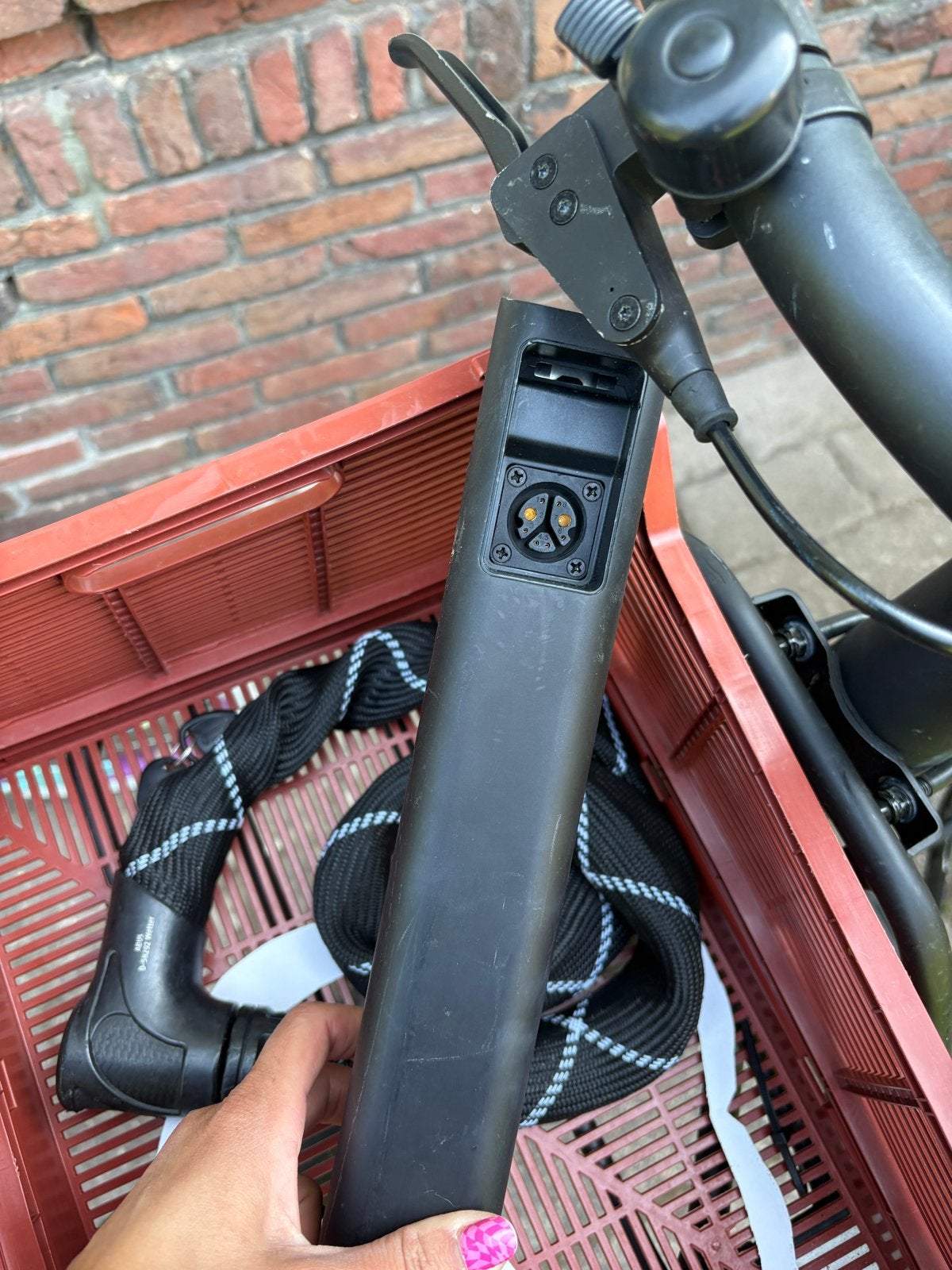 niet-werkende batterij - cowboy, Fietsen en Brommers, Fietsaccessoires | Fietsaccu's, Ophalen of Verzenden, Gebruikt