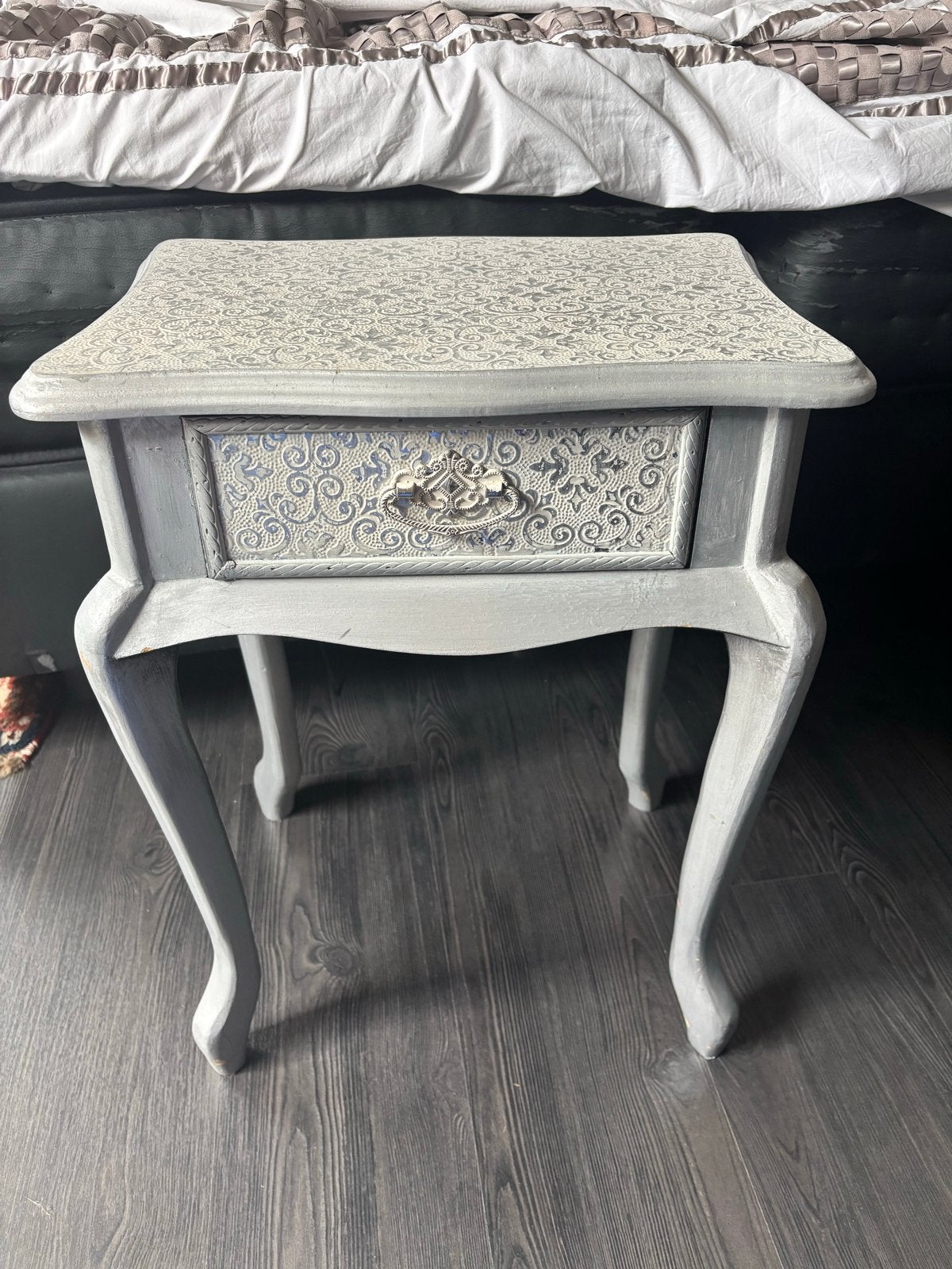 Barok stijl Zilver nachtkastje - kleine beschadiging, Huis en Inrichting, Slaapkamer | Nachtkastjes, Ophalen, Gebruikt, Minder dan 45 cm