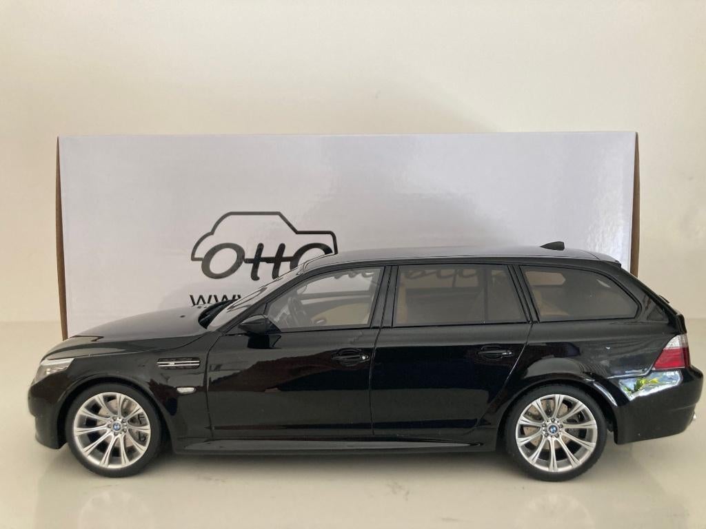 BMW E61 M5 Black Saphire Metallic 1:18 (nieuw), Hobby en Vrije tijd, Modelauto's | 1:18, Verzenden, Nieuw, Auto, OttOMobile