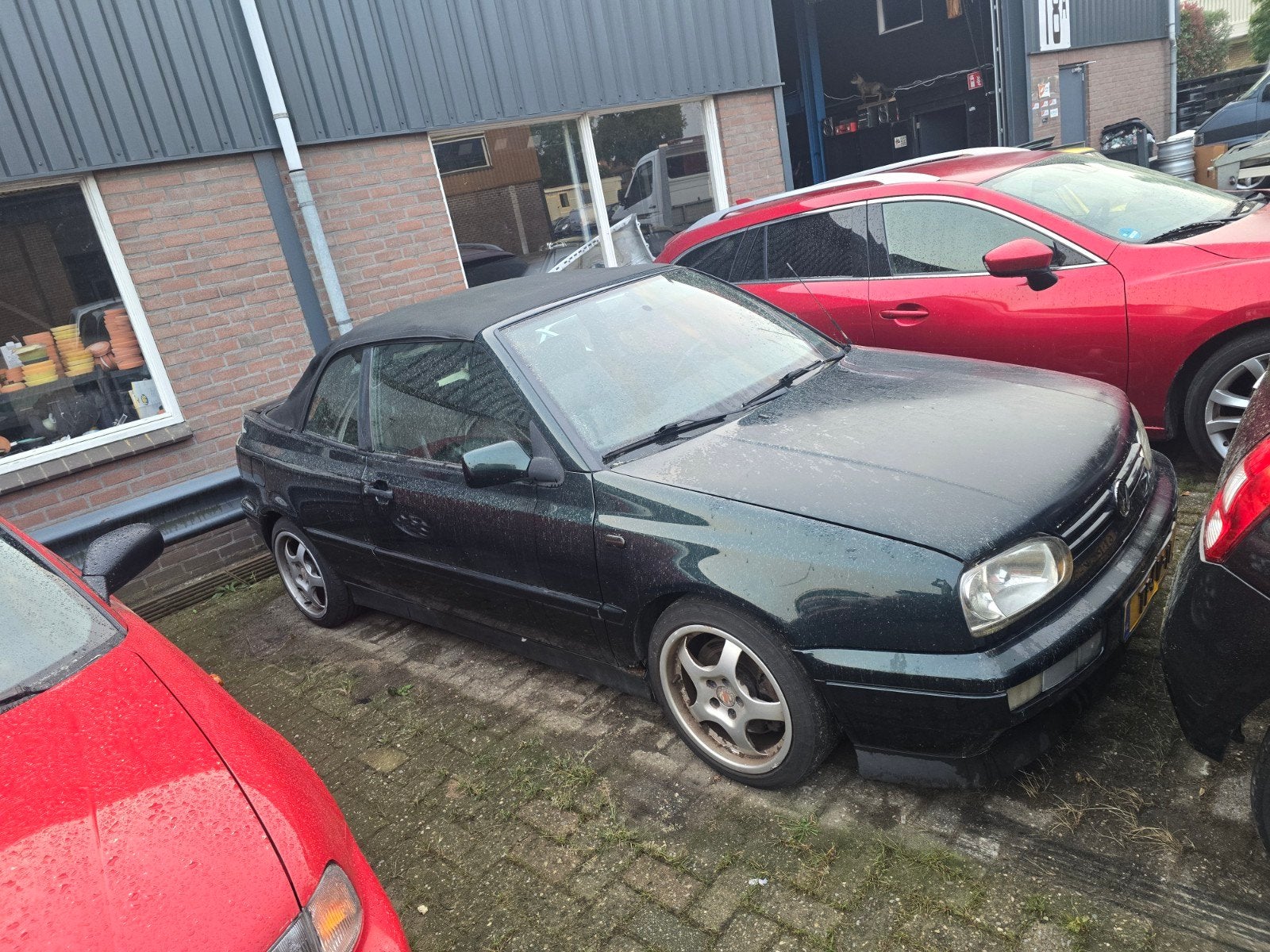 Volkswagen Golf  2.3 Cabriolet 170pk 1998 Groen, Voorwielaandrijving, Zwart, Cabriolet, 4 stoelen