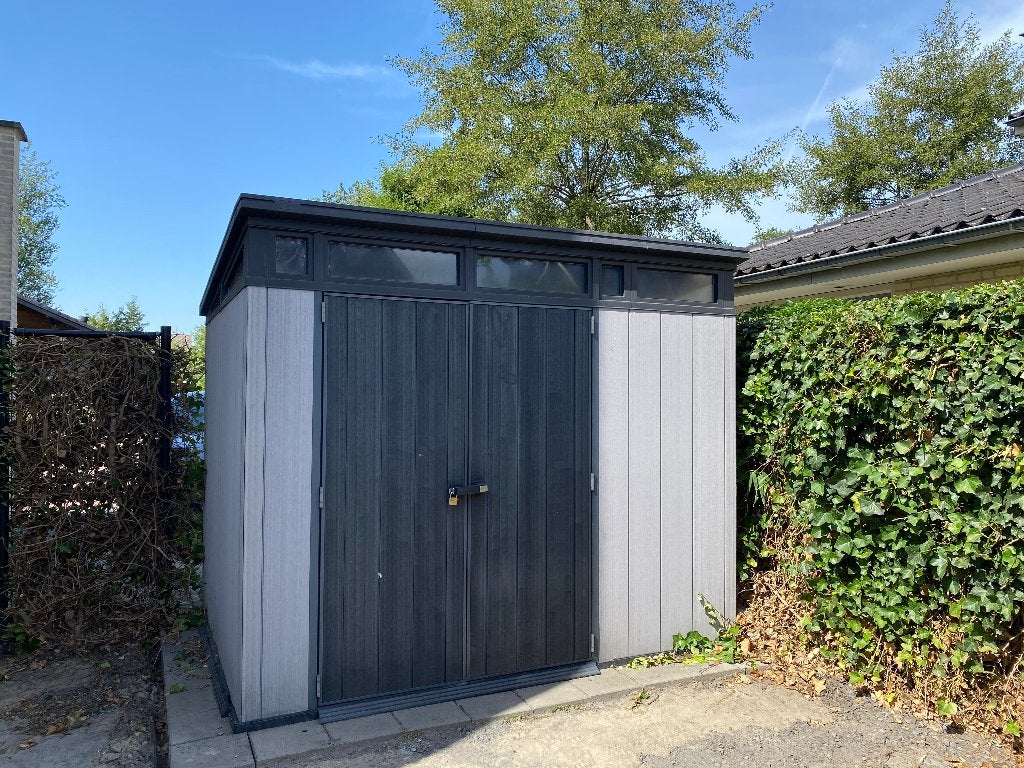 Modern, ruim en onderhoudsvrij Keter tuinhuis Artisan 97, Tuin en Terras, Tuinhuizen, Kunststof, Ophalen, Minder dan 250 cm, 200 tot 400 cm