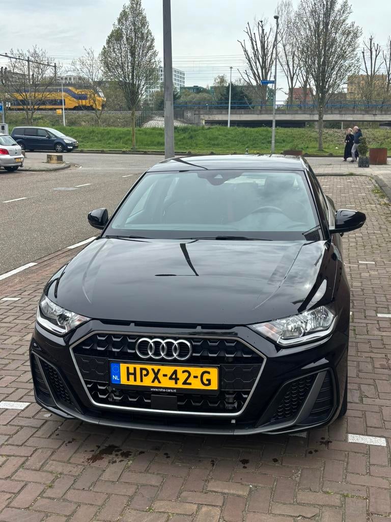 Zwarte Audi A1 Sportback 2020 Automaat S-LINE +rode gordels, Auto's, USB, A1, 95 pk, Leder en Stof